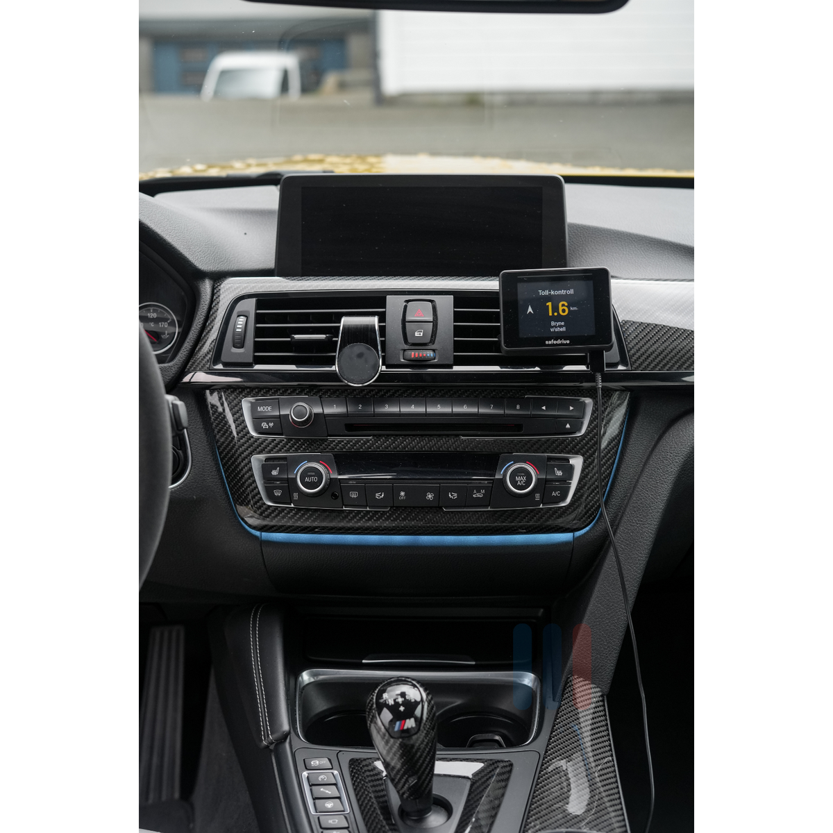 BMW F3x/F8x Karbon LED AC Panel