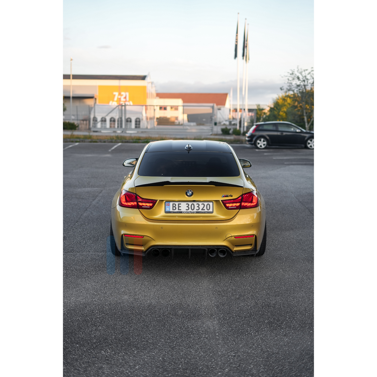 BMW F82 M4 Style Spoiler