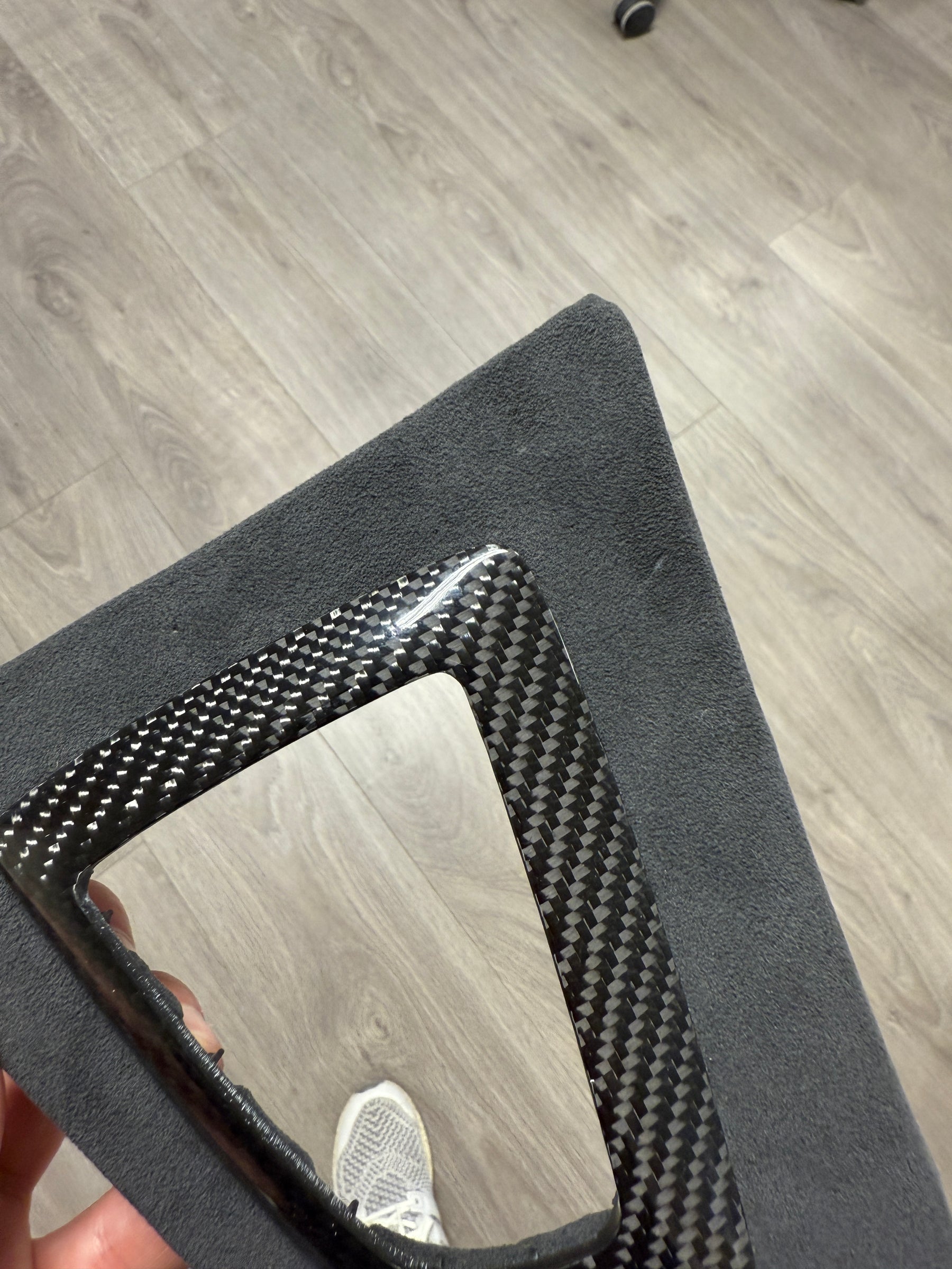 (OUTLET) BMW F3x Karbon/Alcantara Konsollramme