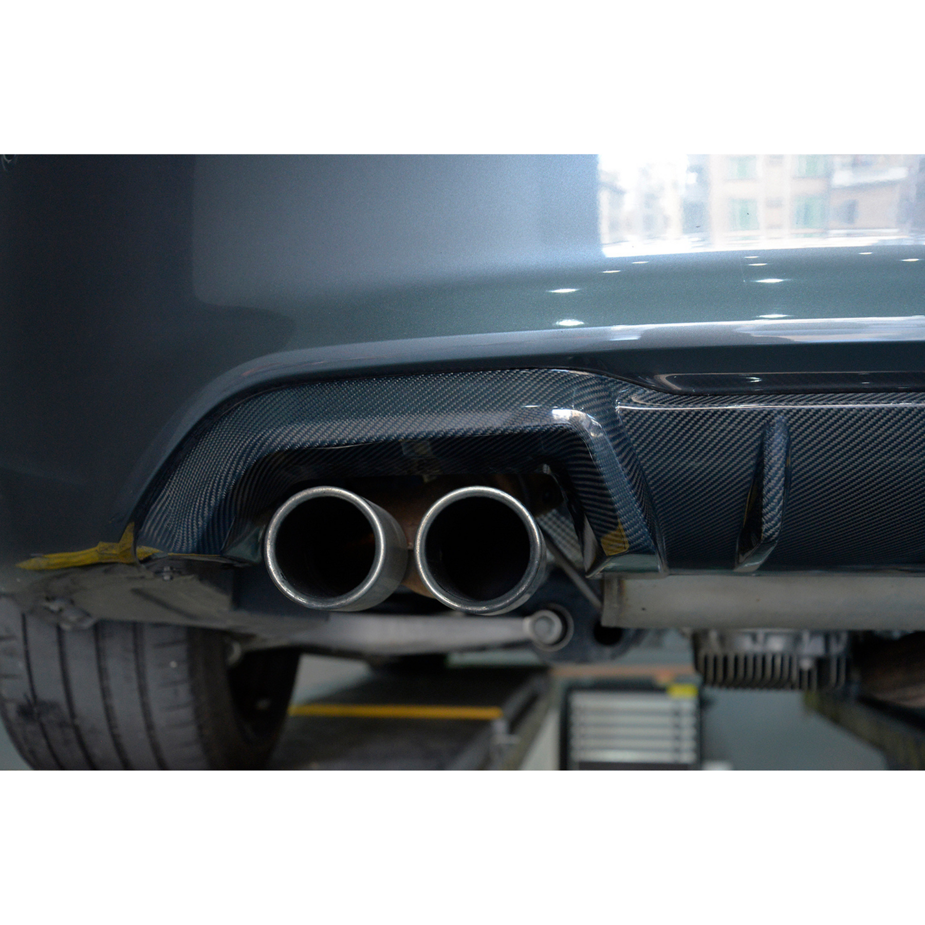 BMW F87 M-Performance Karbon Diffuser